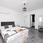 Βίλα Grand Yasar 4 *