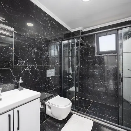 Grand Yasar 4 *