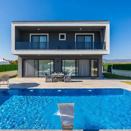 Villa Grand Yasar 4 Okcular